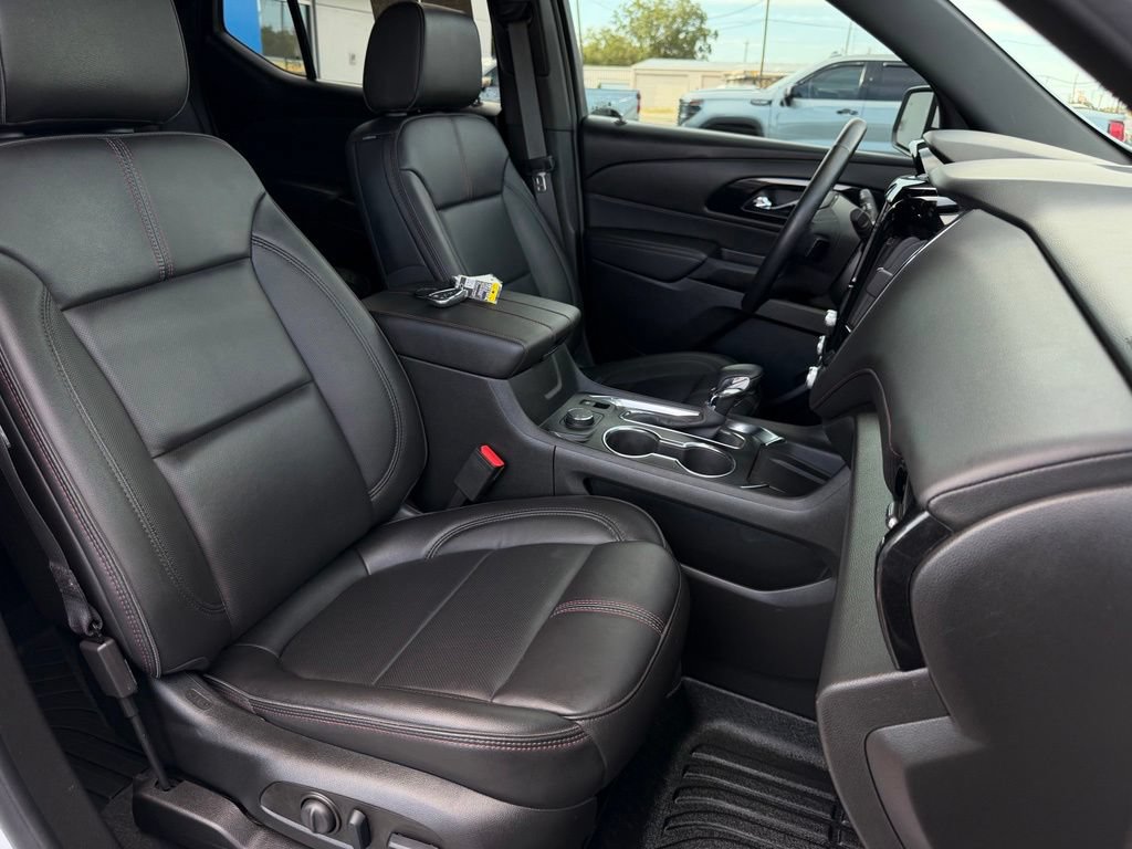 Used 2023 Chevrolet Traverse RS AWD/4WD image 18