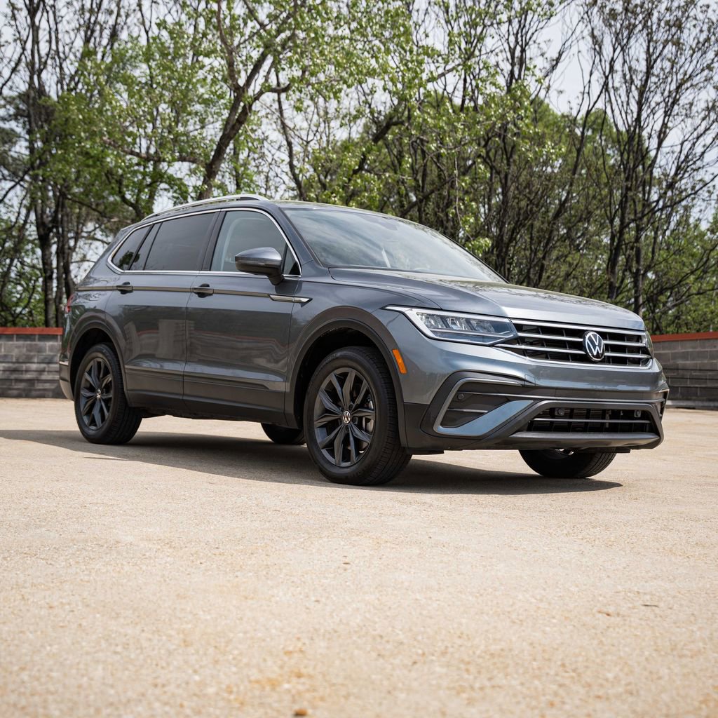 Used 2023 Volkswagen Tiguan SE FWD image 7
