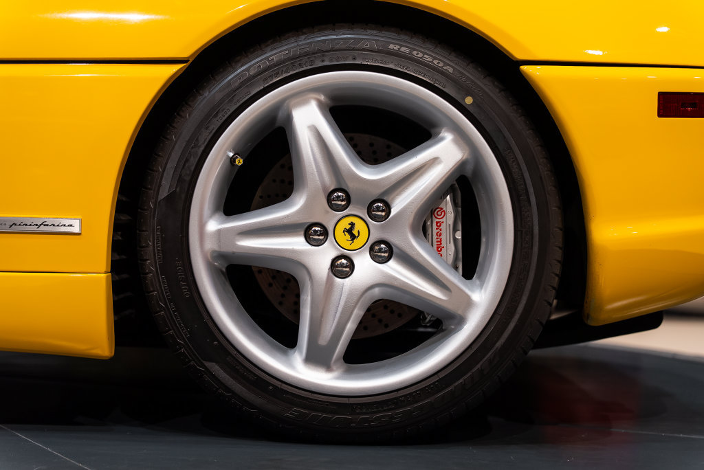 Used 1998 Ferrari F355 Berlinetta RWD image 13