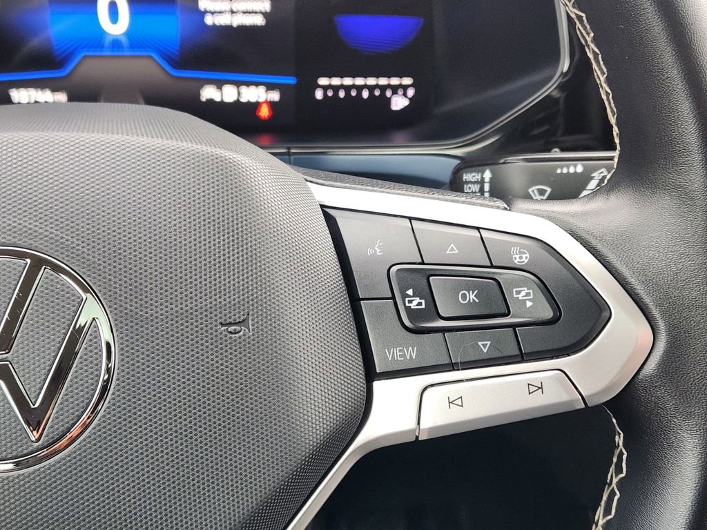 Certified 2024 Volkswagen Taos SE image 20