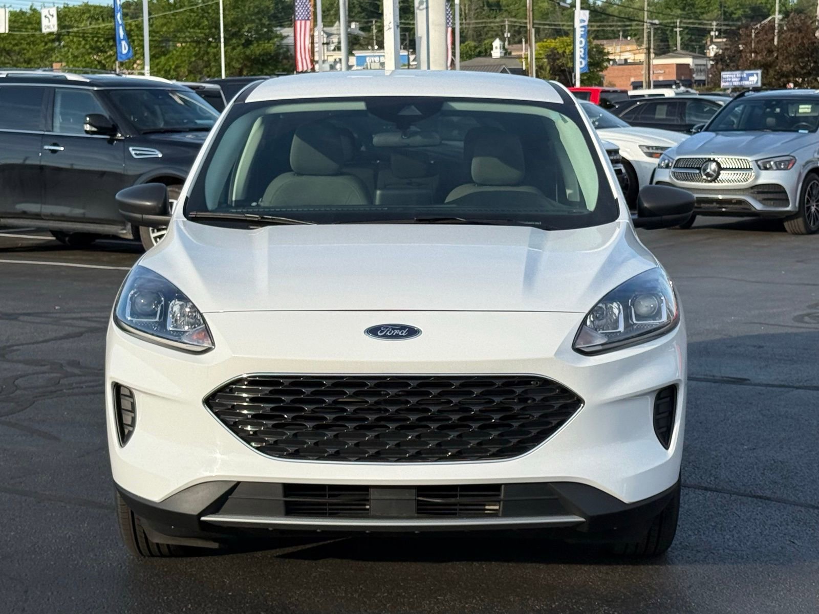 Used 2022 Ford Escape SE w/ Convenience Package FWD image 9