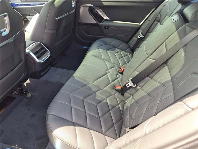 New 2026 BMW 740i w/ Premium Package RWD image 15