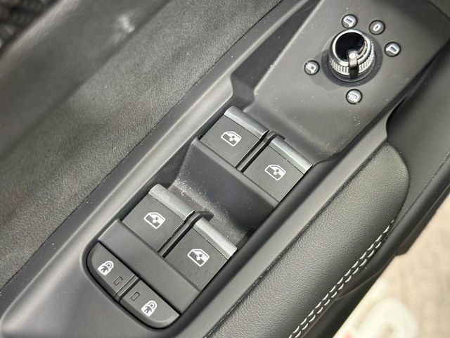 Used 2024 Audi SQ5 Prestige AWD/4WD image 21