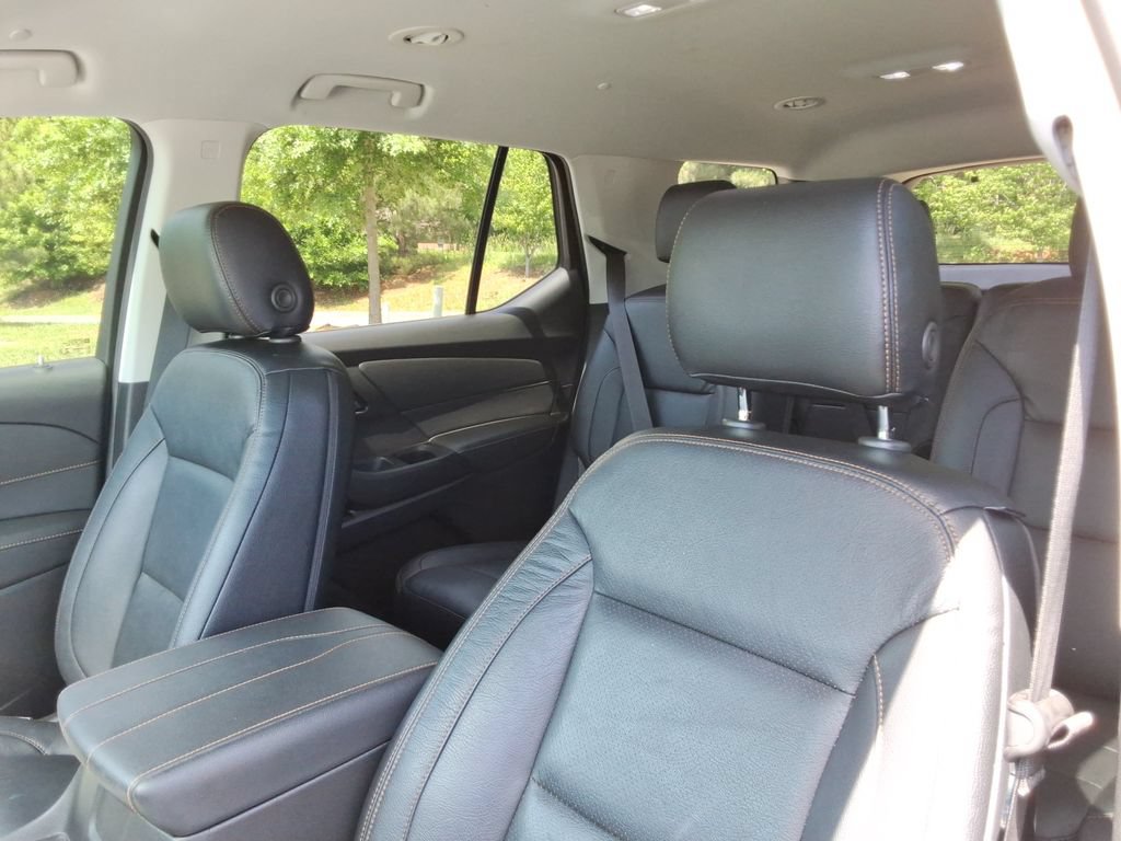 Certified 2021 Chevrolet Traverse LT FWD image 23