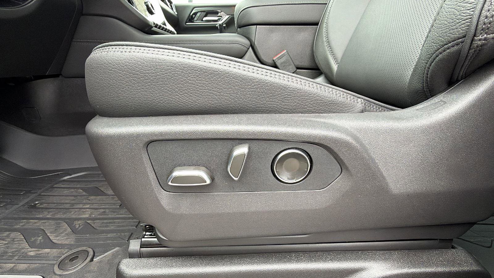 New 2026 GMC Yukon XL Denali AWD/4WD image 18