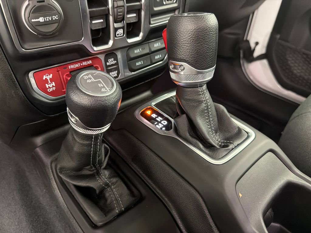 Used 2024 Jeep Gladiator Rubicon w/ Steel Bumper Group AWD/4WD image 30