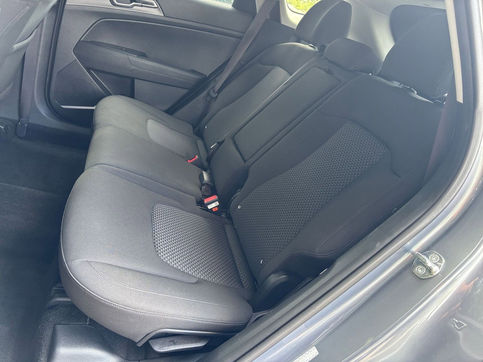 Used 2025 Kia Sportage LX FWD image 37