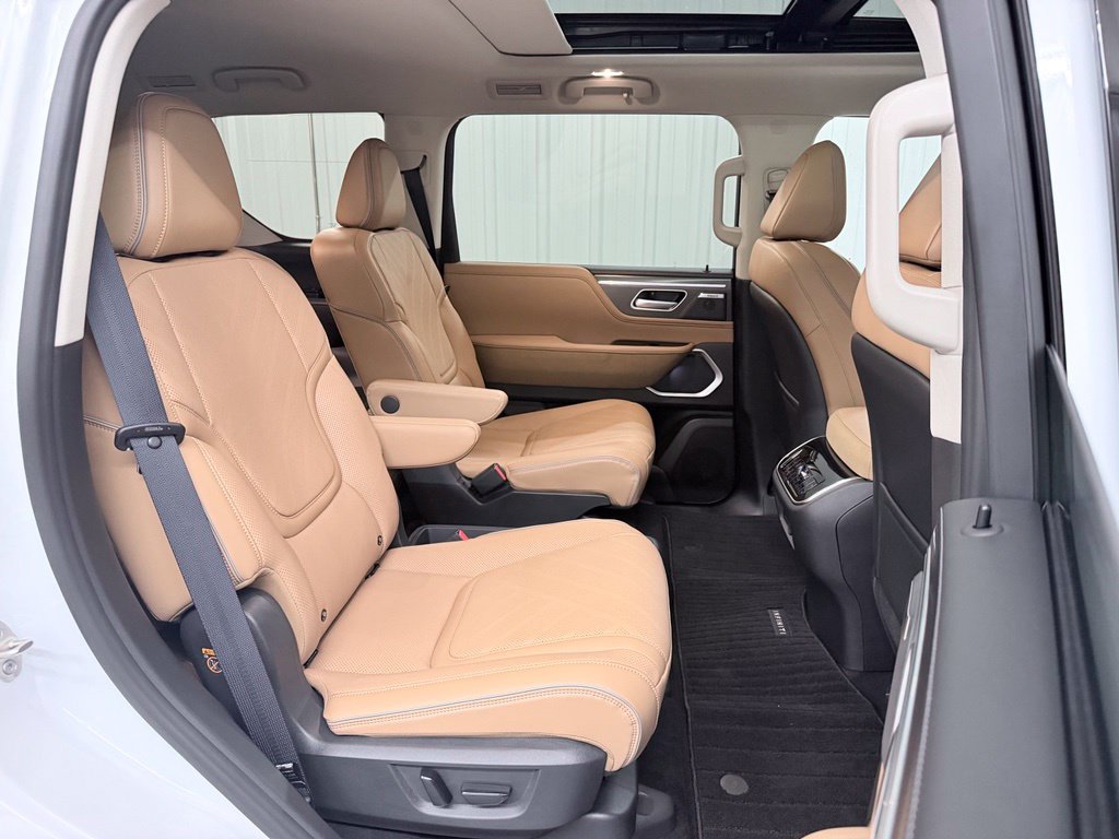 New 2027 INFINITI QX80 Luxe w/ Cargo Package RWD image 44