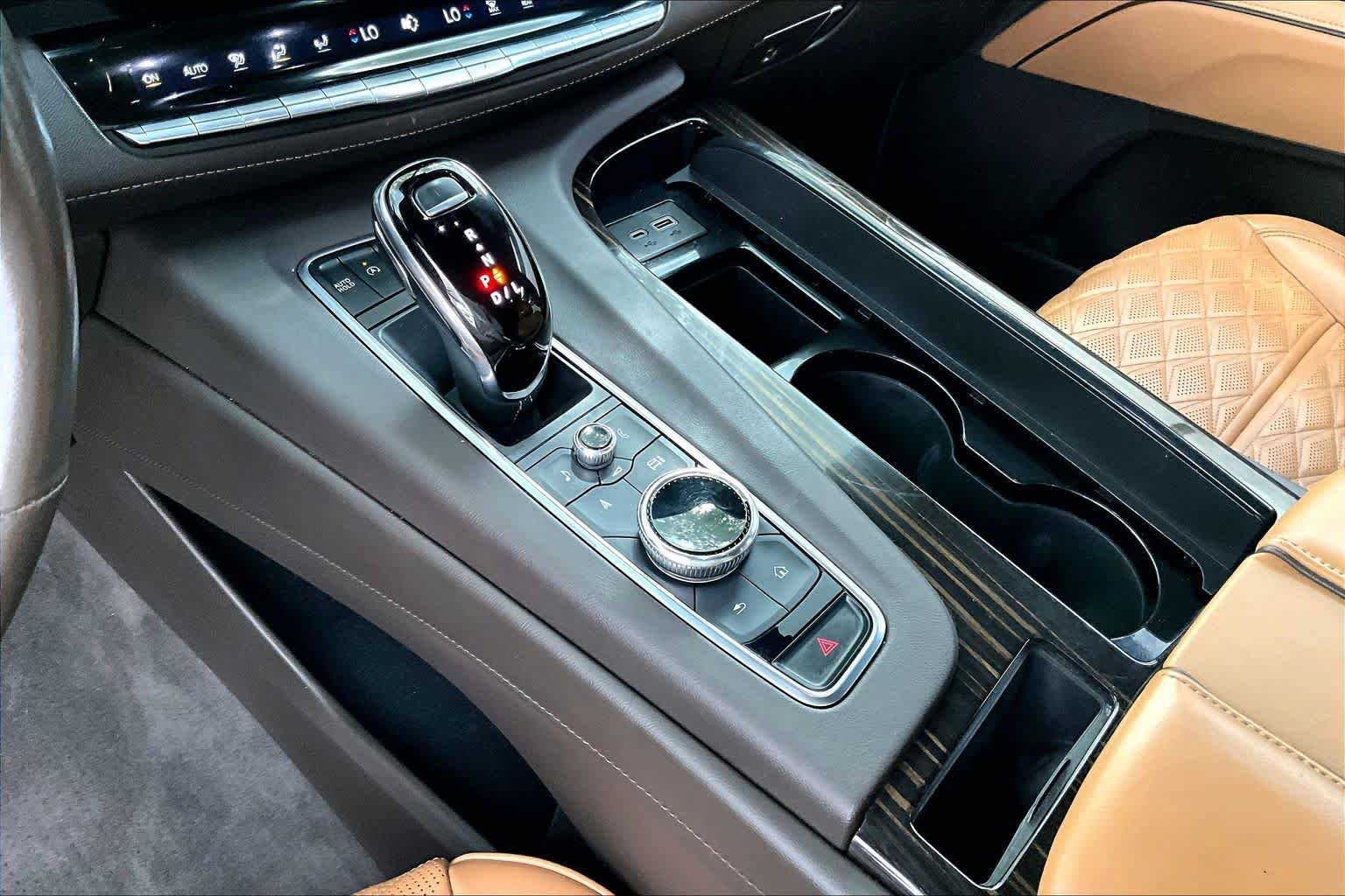 Used 2023 Cadillac Escalade ESV Premium Luxury RWD image 17