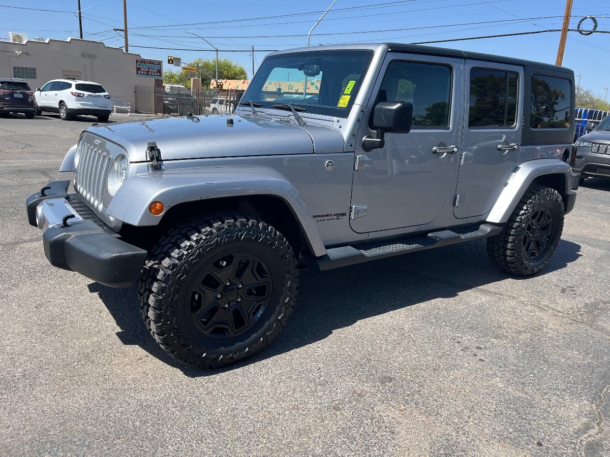 Used 2018 Jeep Wrangler Unlimited Sahara w/ Connectivity Group AWD/4WD image 10