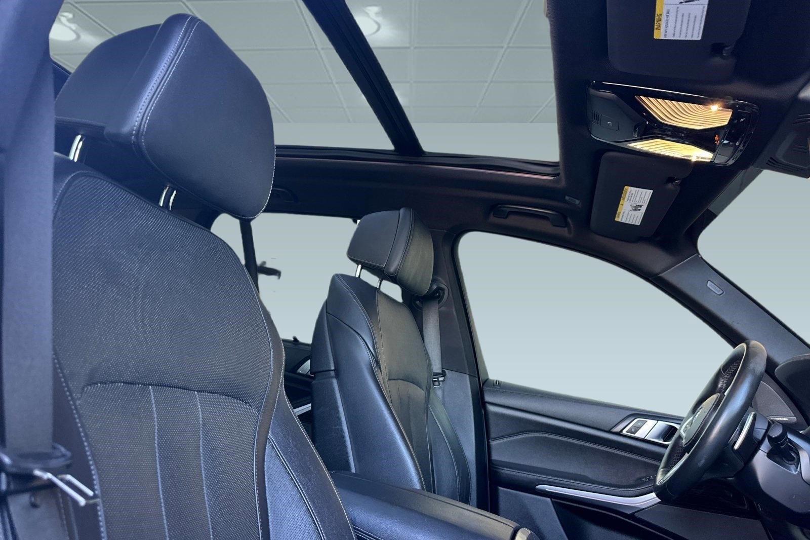 Used 2020 BMW X5 M50i image 29