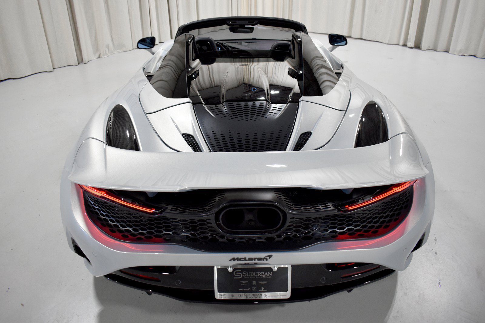 Used 2025 McLaren 750S Spider RWD image 13