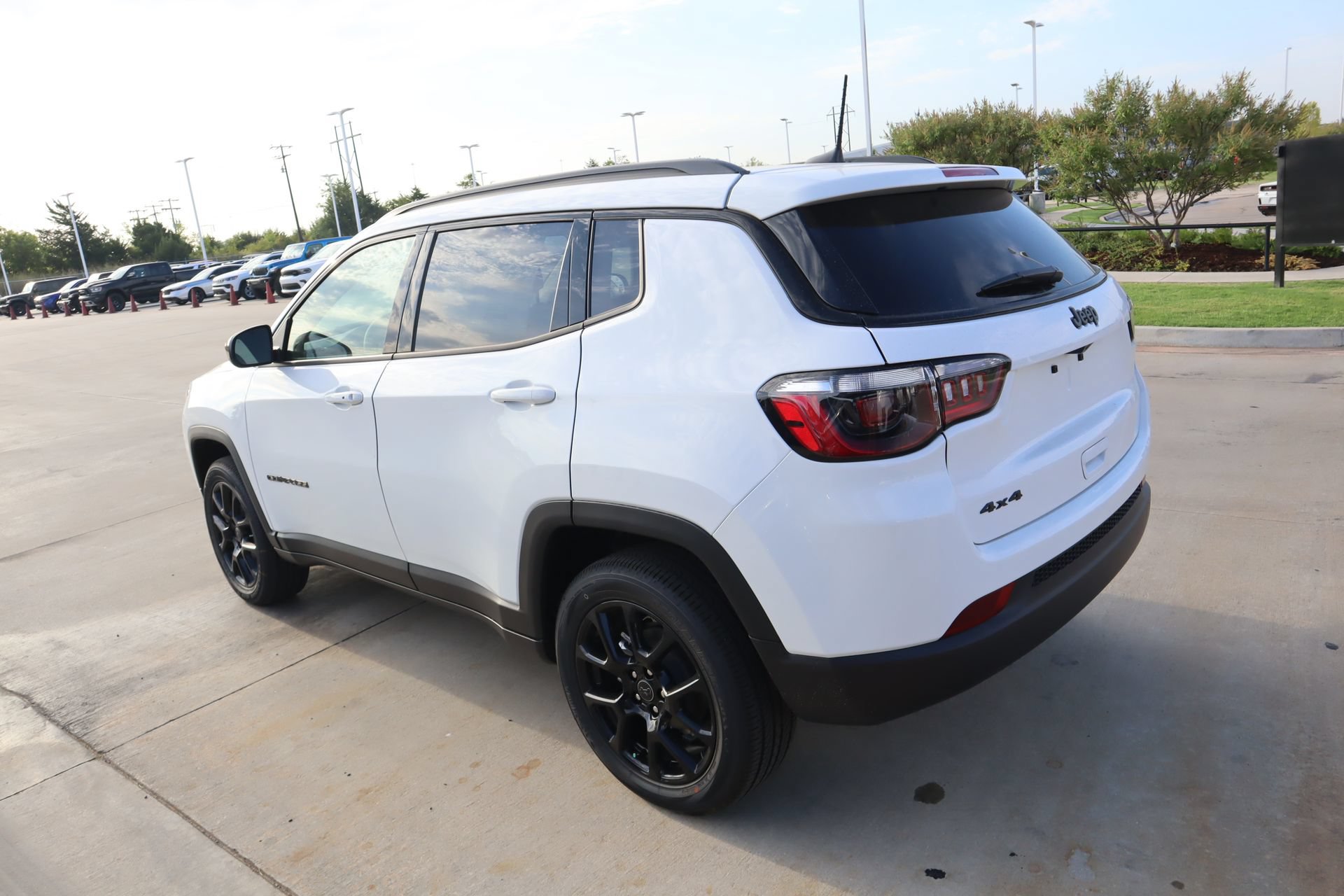 New 2026 Jeep Compass Latitude AWD/4WD image 22
