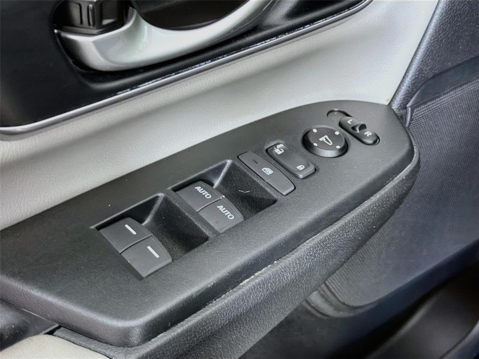 Used 2017 Honda CR-V Touring image 20