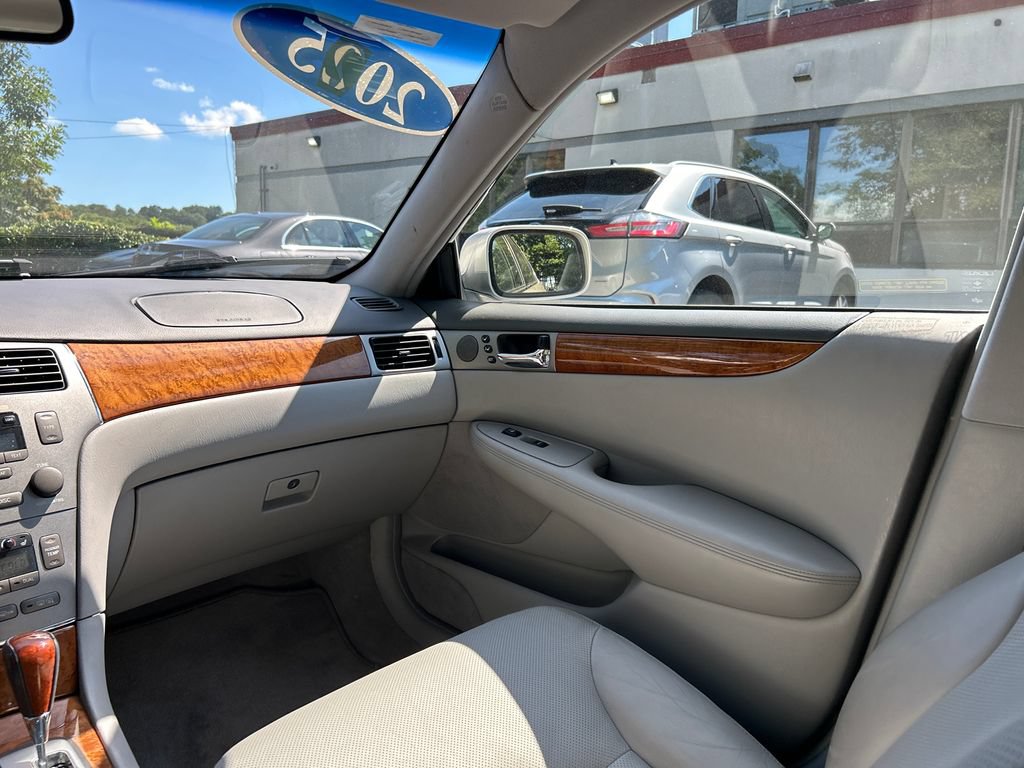 Used 2005 Lexus ES 330 FWD image 26