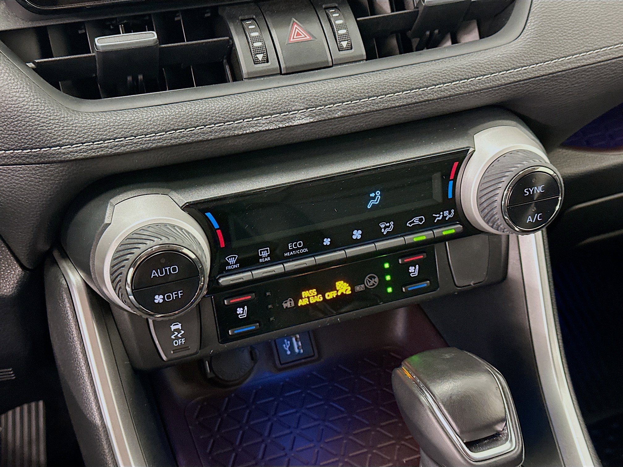 Used 2023 Toyota RAV4 Limited image 24