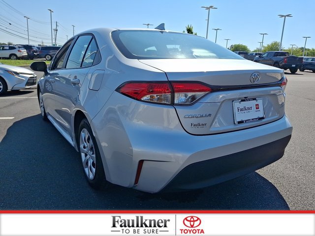 Certified 2025 Toyota Corolla LE FWD image 5