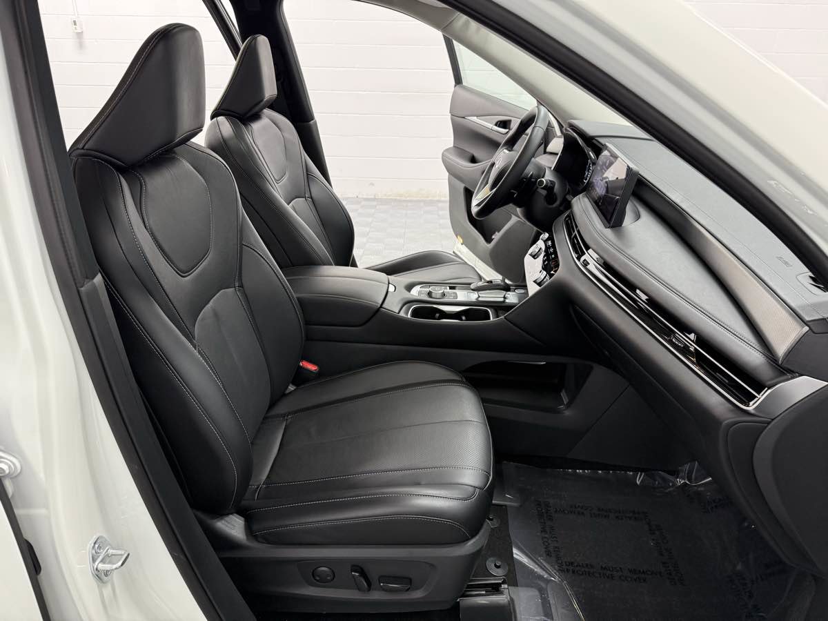 Used 2024 INFINITI QX60 Luxe image 16