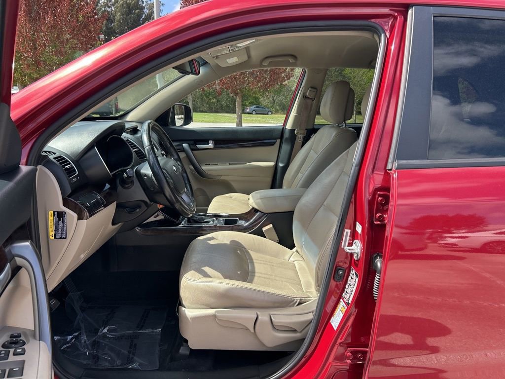 Used 2015 Kia Sorento LX image 15