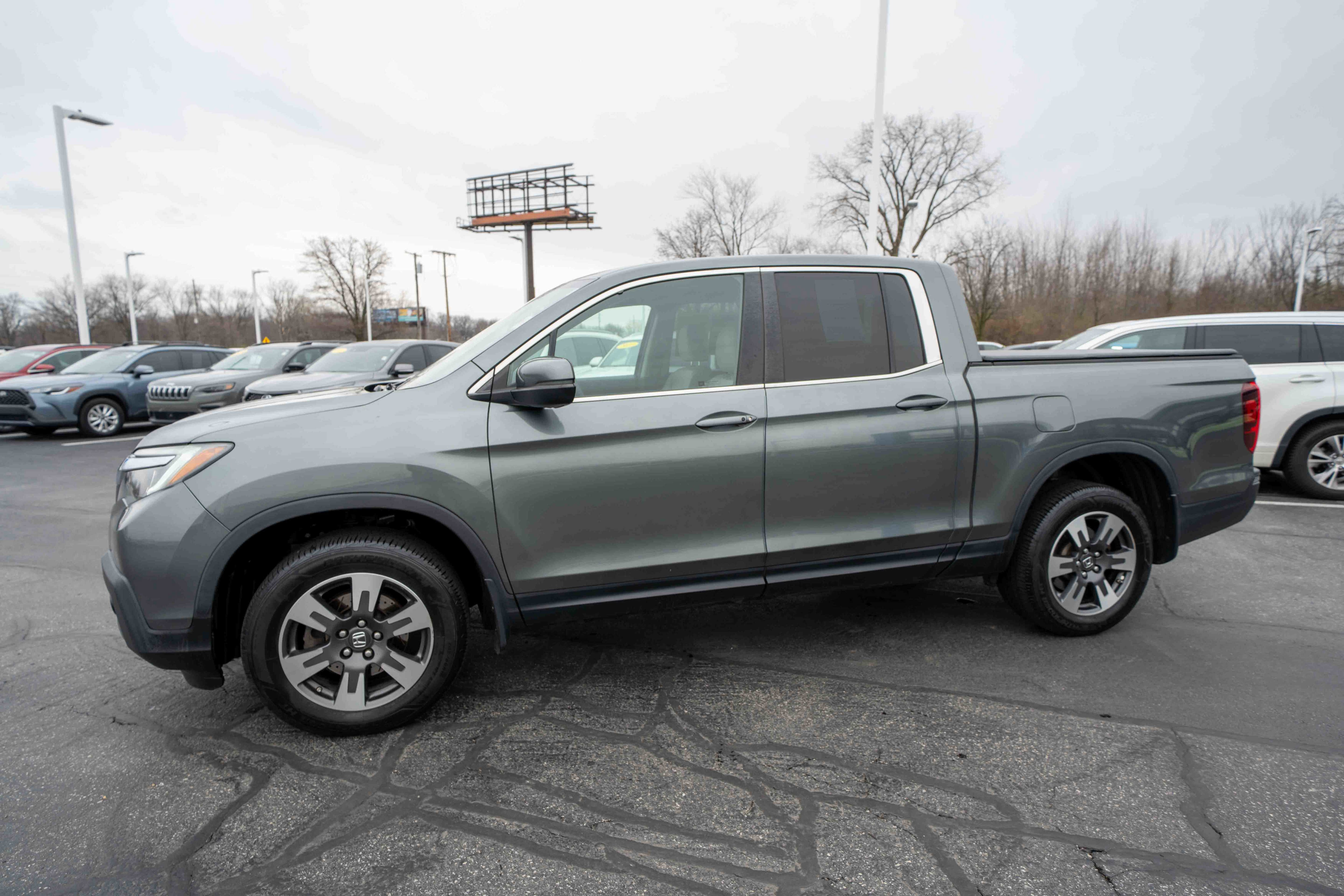 Used 2017 Honda Ridgeline RTL-T image 3