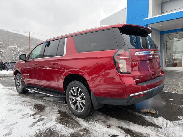 Used 2021 Chevrolet Suburban LT w/ LT Signature Package image 5