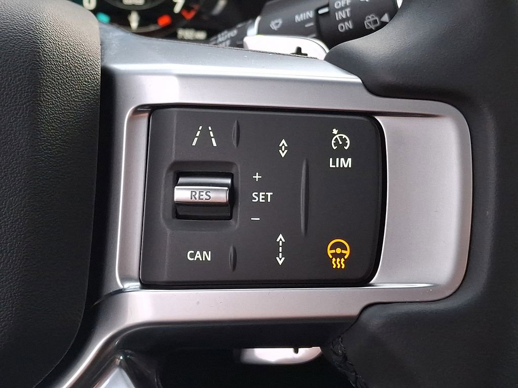 Used 2025 Land Rover Discovery S AWD/4WD image 19