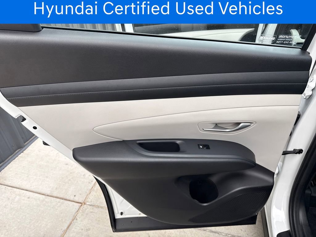 Certified 2025 Hyundai Tucson SE image 14