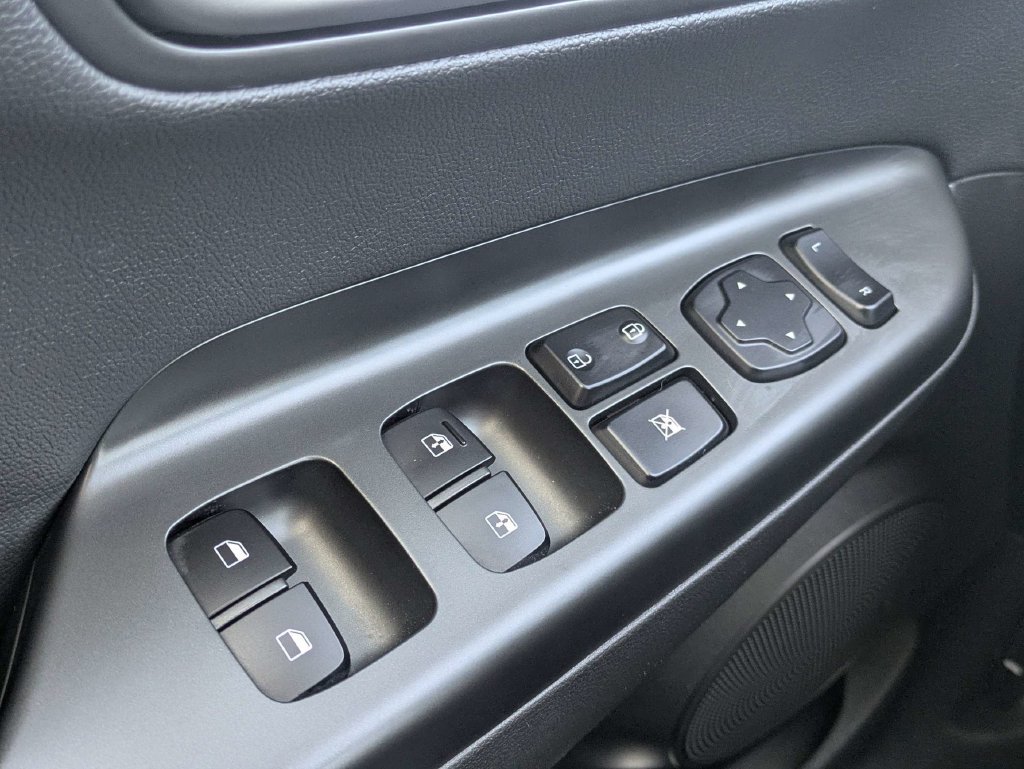 Used 2021 Hyundai Kona Limited FWD image 24