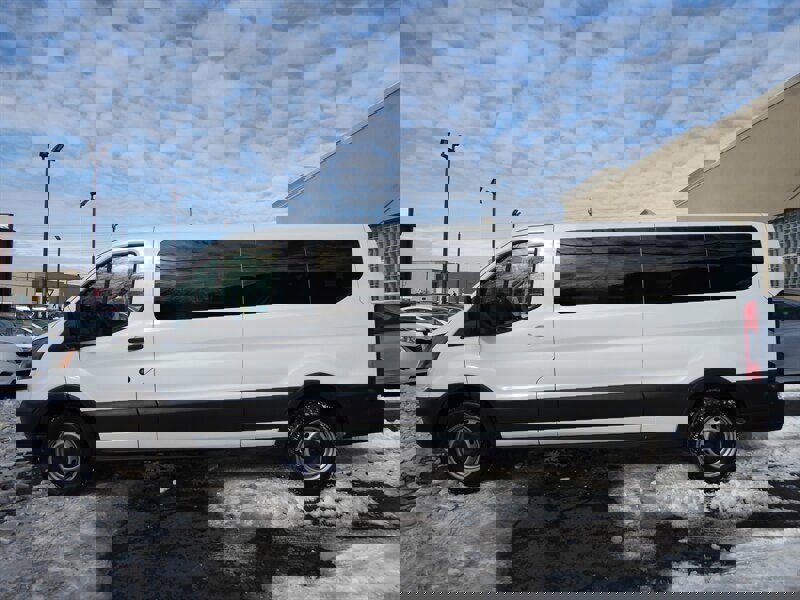 Used 2015 Ford Transit 350 XL image 4