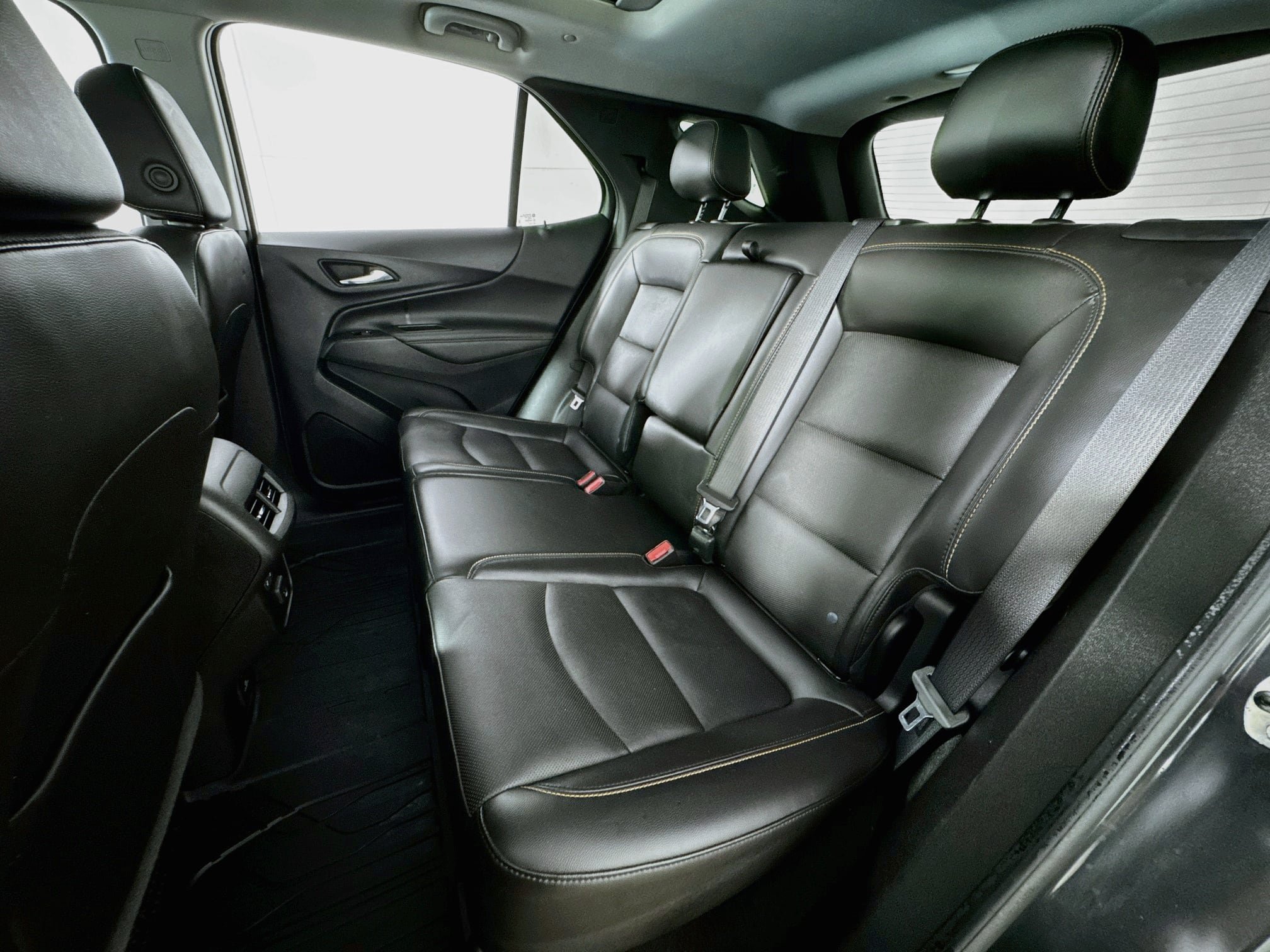 Used 2021 Chevrolet Equinox Premier AWD/4WD image 24