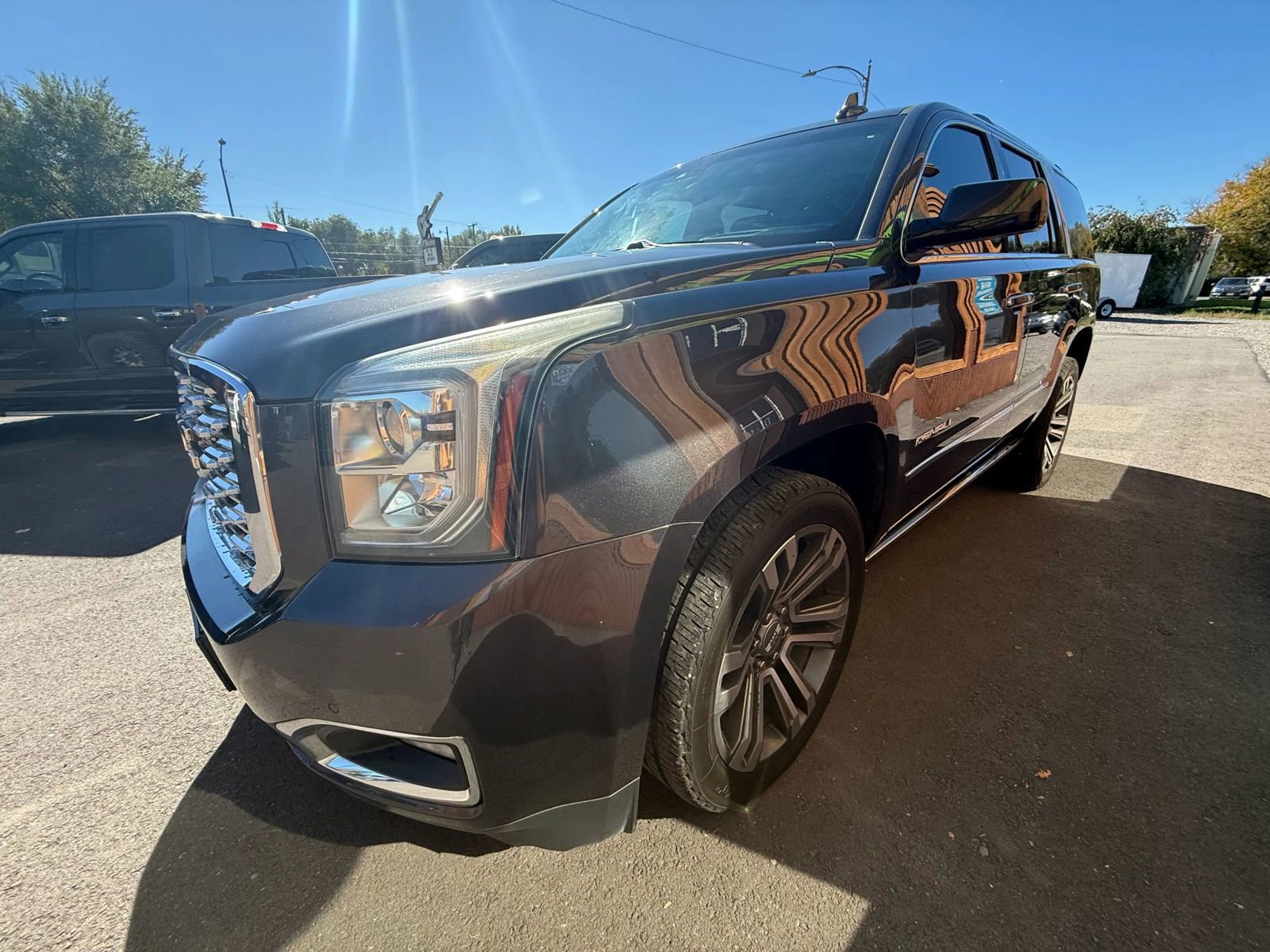 Used 2018 GMC Yukon Denali w/ Denali Ultimate Package image 2
