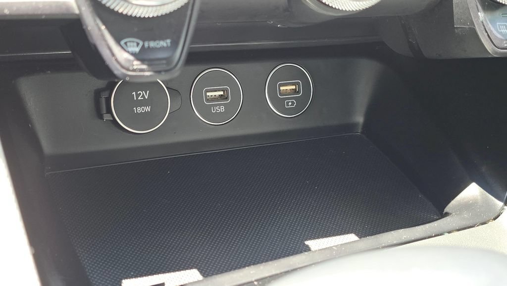 Used 2023 Genesis G70 2.0T AWD/4WD image 32