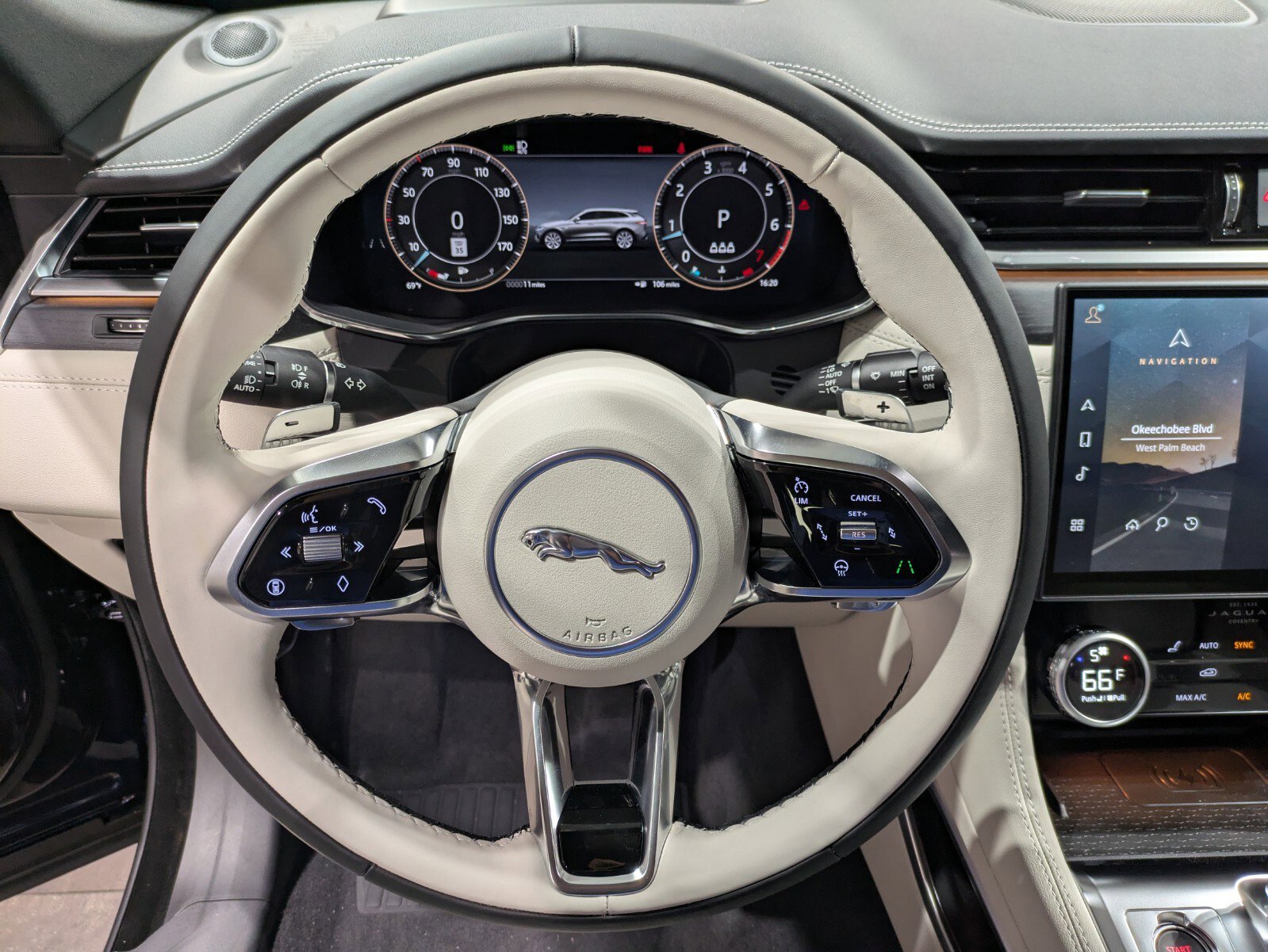 New 2026 Jaguar F-PACE R-Dynamic S image 18