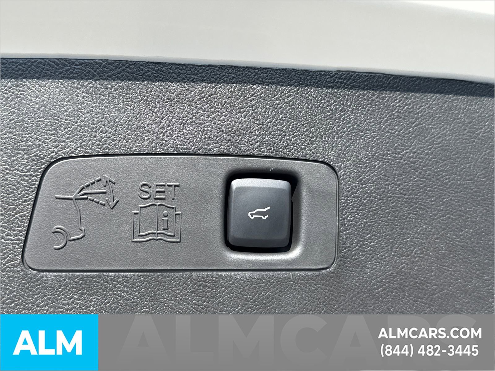 Used 2024 Lincoln Corsair Reserve w/ Jet Appearance Package image 23