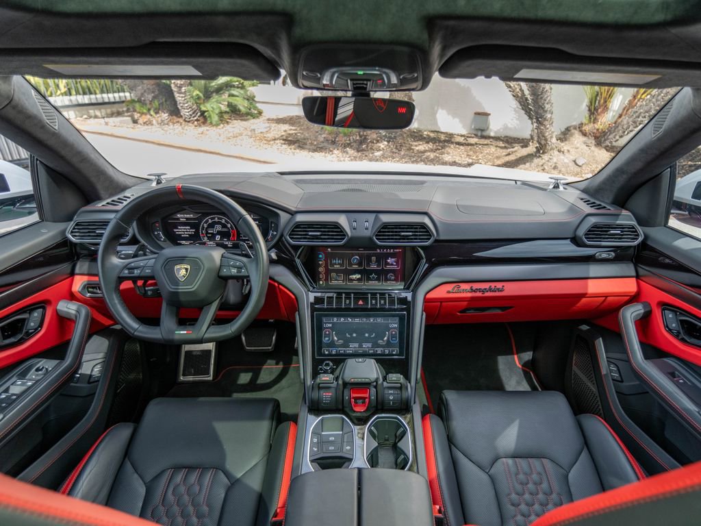 Used 2023 Lamborghini Urus S AWD/4WD image 7