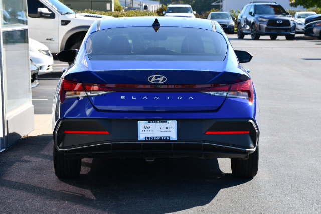 Used 2024 Hyundai Elantra SEL FWD image 9