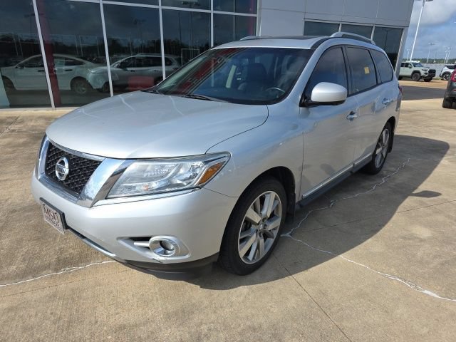 Used 2015 Nissan Pathfinder Platinum w/ Cargo Package FWD image 3
