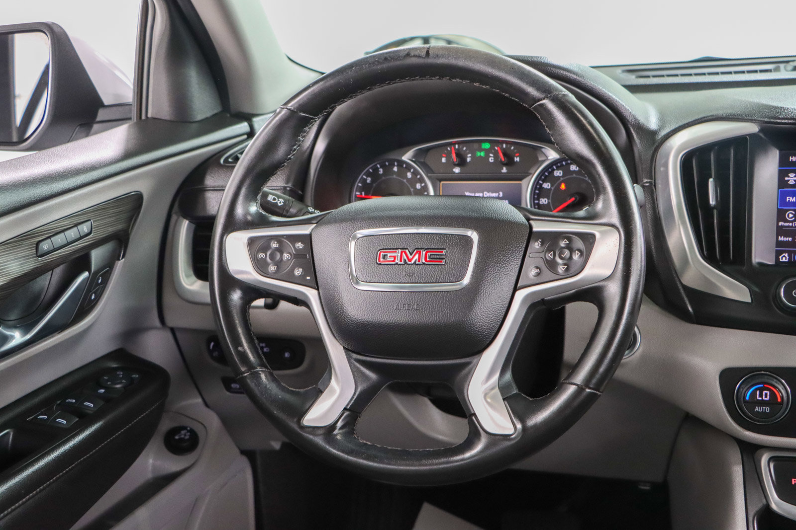 Used 2023 GMC Terrain SLT AWD/4WD image 12