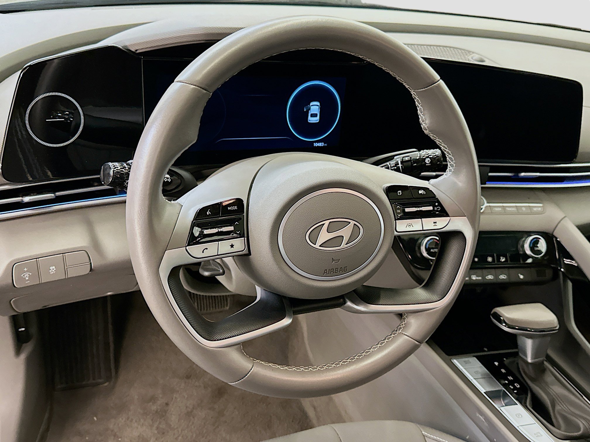 Used 2025 Hyundai Elantra SEL image 18