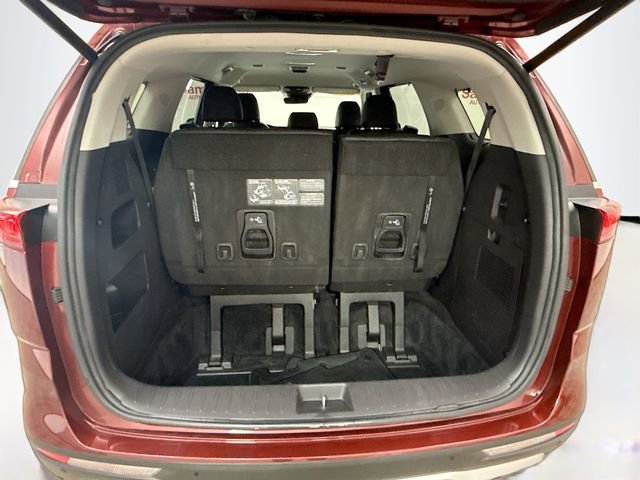Used 2022 Kia Carnival EX image 26
