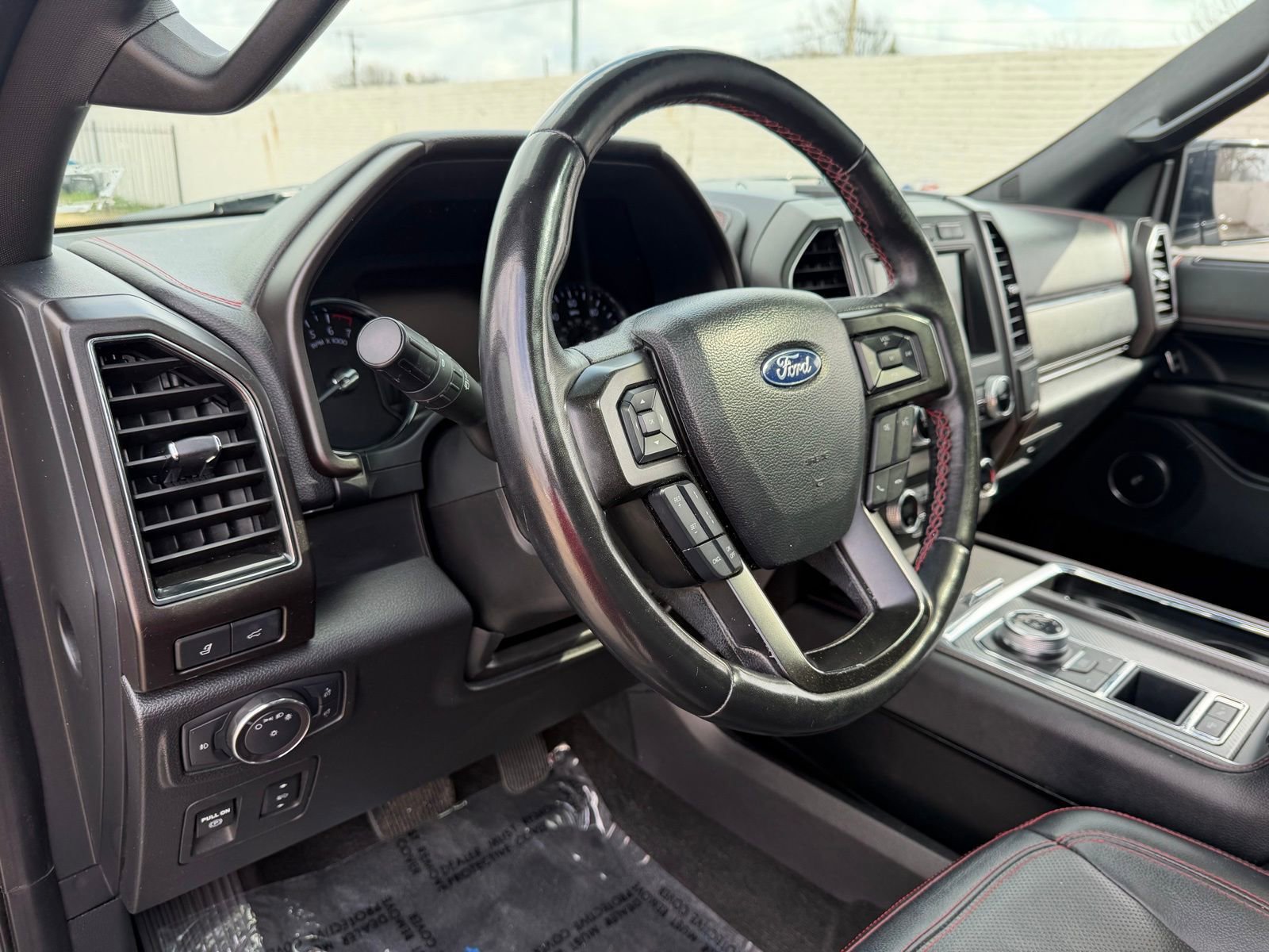 Used 2019 Ford Expedition Limited w/ Equipment Group 303A RWD image 14