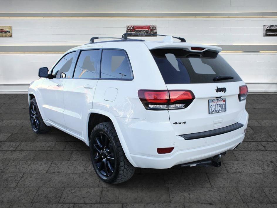 Used 2018 Jeep Grand Cherokee Altitude image 5