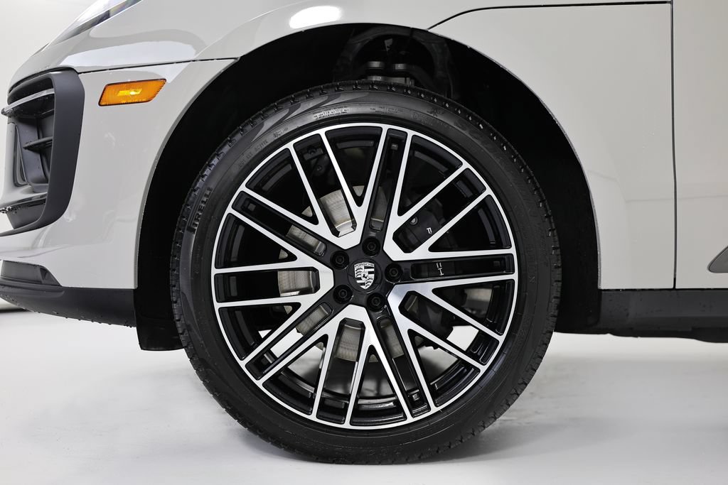 New 2026 Porsche Macan Turbo AWD/4WD image 13
