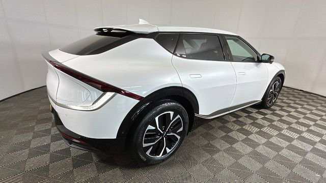 Used 2022 Kia EV6 Wind w/ Wind Technology Package AWD/4WD image 2