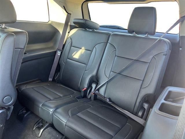 Used 2023 GMC Acadia SLT image 21