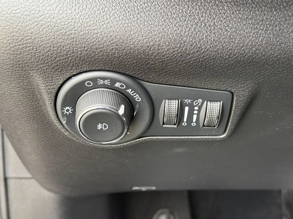 Used 2022 Jeep Compass Trailhawk w/ Trailhawk Elite Group AWD/4WD image 23