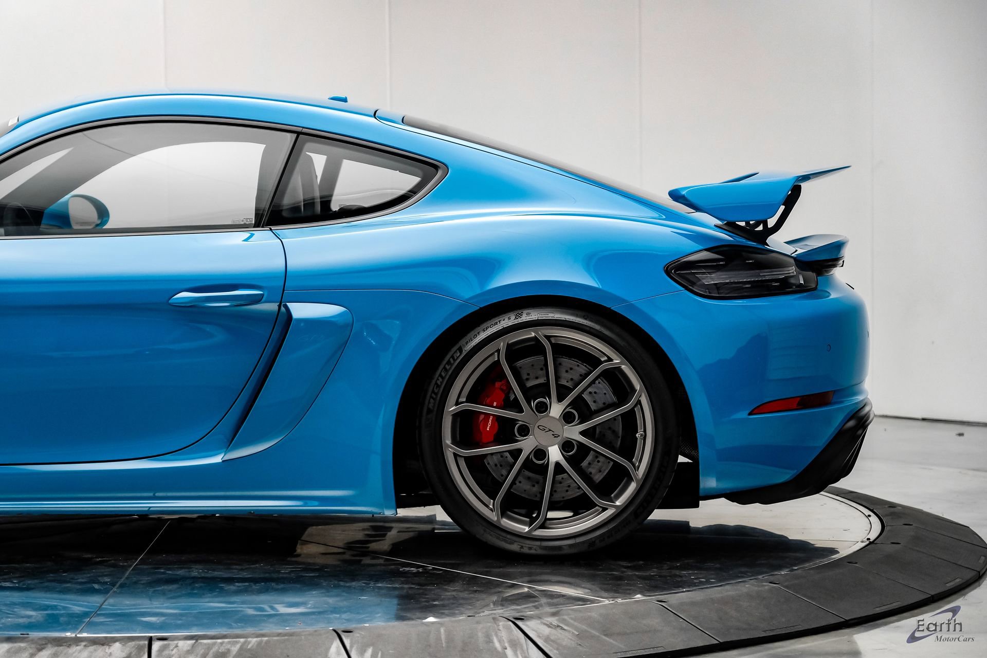 Used 2020 Porsche 718 Cayman GT4 image 9