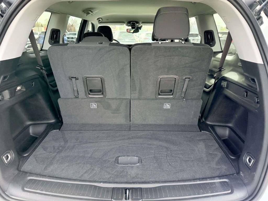 Used 2023 Jeep Grand Cherokee L Laredo AWD/4WD image 10