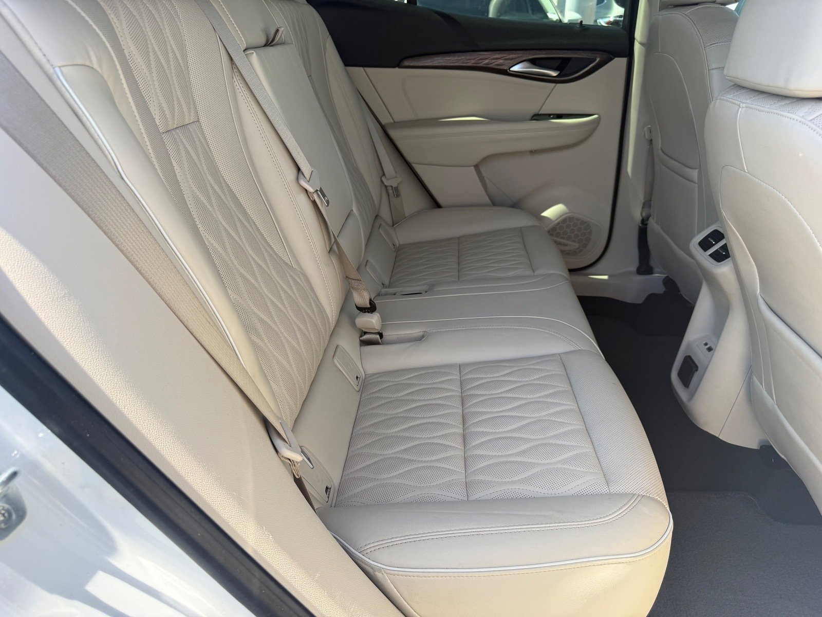 Used 2021 Buick Envision Avenir w/ Technology Package II AWD/4WD image 29
