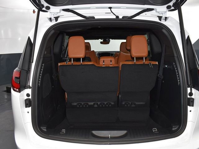 New 2026 Chrysler Pacifica Pinnacle image 36